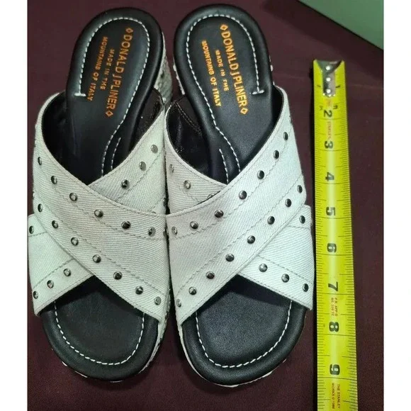 Donald J Pliner Womens Size 6 White Cross Strap Sandals - Picture 5 of 5